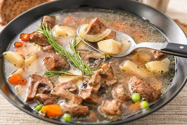 Haşlanmış et ve patates, closeup ile plaka