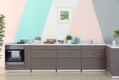 Modern mutfak mobilya renk duvar arka plan üzerinde