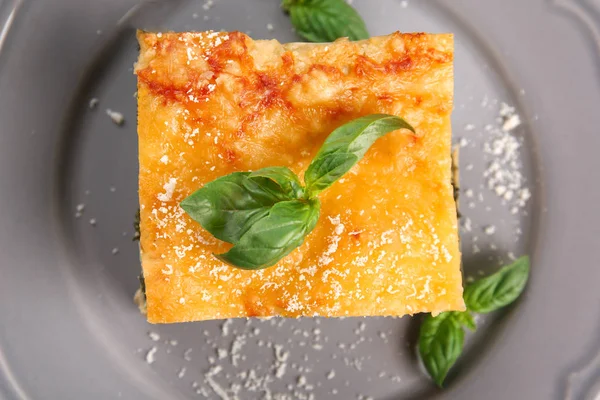 Lasagne Met Spinazie Plaat Close — Stockfoto
