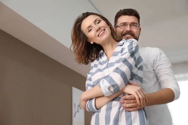 Preciosa Pareja Bailando Juntos Casa — Foto de Stock