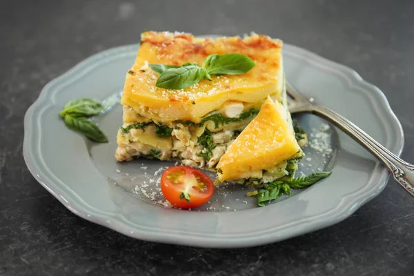 Lasaña Con Espinacas Mesa — Foto de Stock