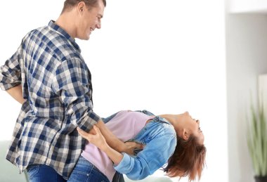 Seven çift evde dans Cute