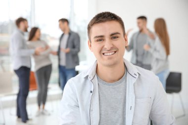 Terapist oturumu sırasında onun grup ile çalışmak