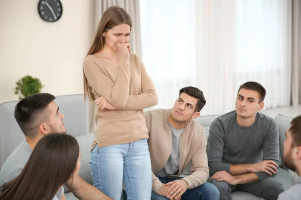 Therapist working with her group during session — Stock Photo, Image