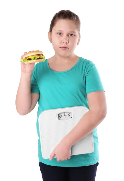 Overgewicht Meisje Met Vloer Weegschalen Hamburger Witte Achtergrond — Stockfoto