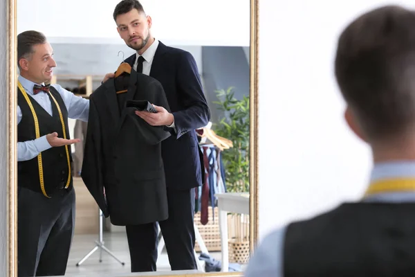 Mature Man Checking Jacket Mannequin Atelier — Stock Photo, Image