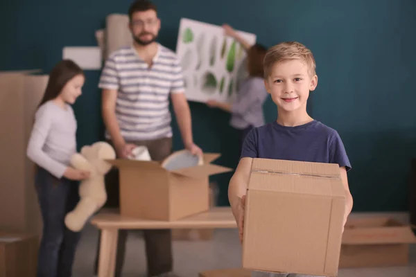 Kinder Wecken Ihre Eltern Schlafzimmer — Stockfoto