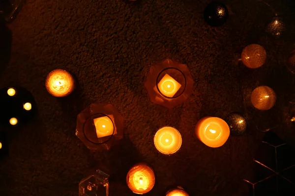 Burning Candles Floor Indoors Top View — Stock Photo, Image