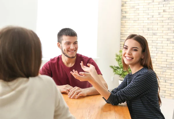 Mensen Die Elkaar Hand Reiken Close Eenheidsconcept — Stockfoto