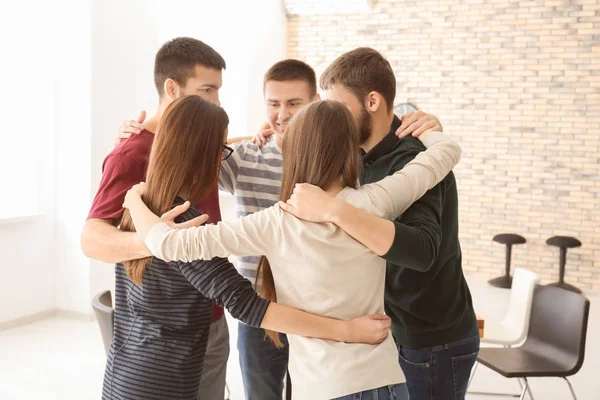 Persone Che Stanno Insieme Cerchio Chiuso Concetto Unità — Foto Stock