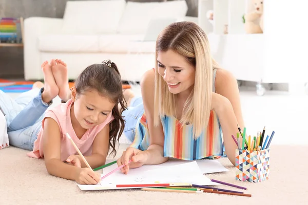 Schöne Mutter Zeichnung Mit Niedlichen Tochter Hause Stockbild