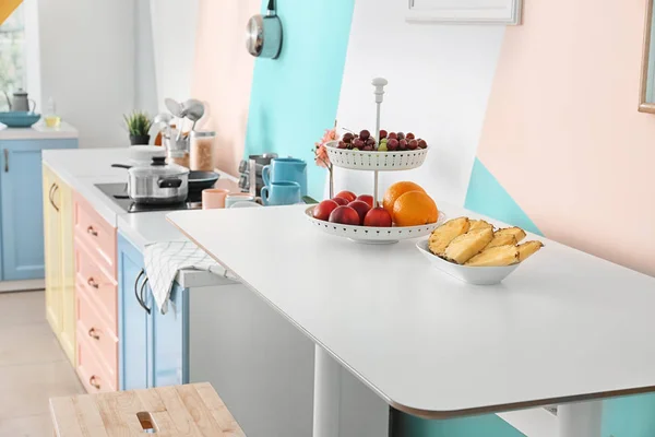 Fruits Table Modern Kitchen — Stock Photo, Image