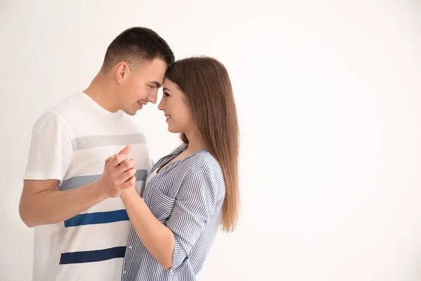 Jeune Couple Dansant Ensemble Boîte Nuit — Photo