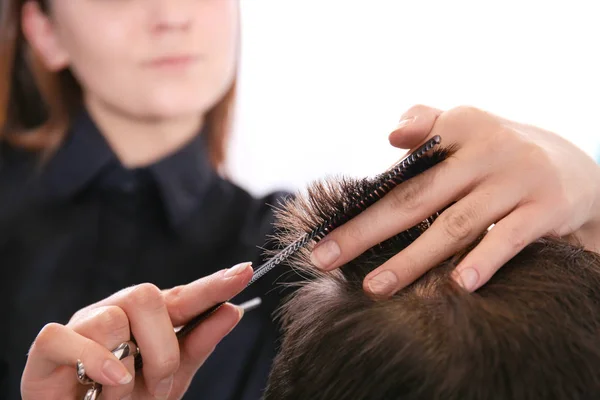 Professional Stylist Cutting Client Hair Salon Closeup — Stock Photo, Image