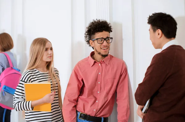 Studentengruppe Der Pause Der Aula Der Universität — Stockfoto