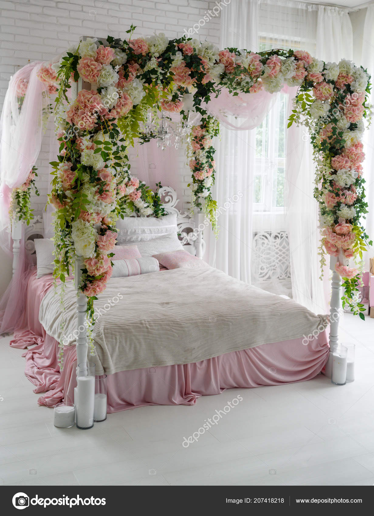 Honeymoon Suite Canopy Bed Free Space Luxurious Wood Canopy Bed