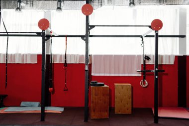 Halter spor salonu iç çekim