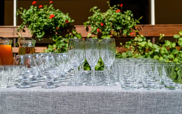 Rows Empty Glasses Table Outdoors Free Space Set Sparkling Glassware — Stock Photo, Image