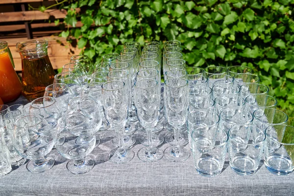 Rows Empty Glasses Table Outdoors Free Space Set Sparkling Glassware — Stock Photo, Image
