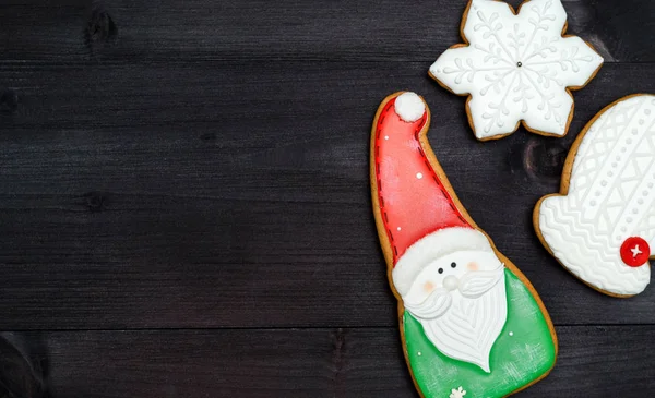 Fondo Navidad Con Sabrosas Galletas Caseras Jengibre Con Glaseado Mesa — Foto de Stock