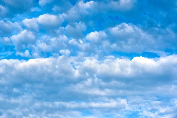 Céu Azul Com Nuvens Brancas Espaço Cópia Textura Fundo Azul — Fotografia de Stock