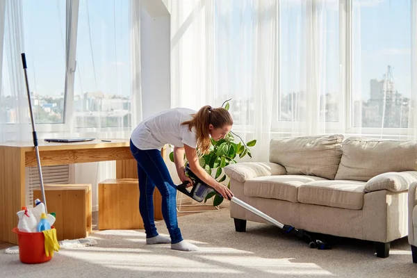 Full Body Portrait Young Woman White Shirt Jeans Cleaning Carpet — Stock Photo, Image