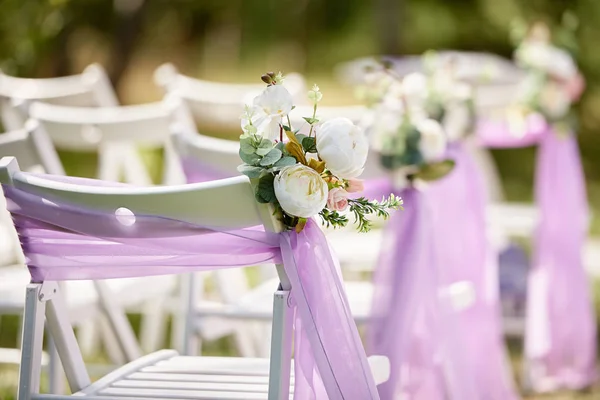 White Wooden Chairs Violet Cloth White Peony Flowers Each Side — Stock Photo, Image