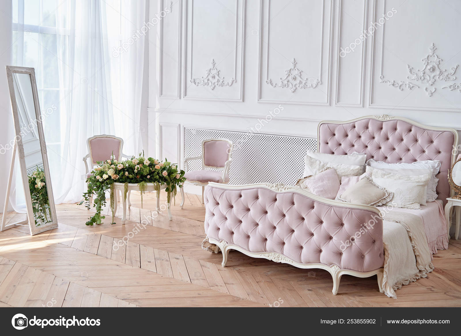 Big Comfortable Pink Royal Bed Pillows Elegant Bedroom