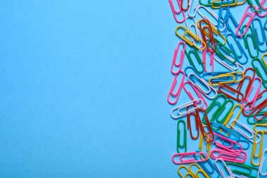 Mavi pastel doku renkli ataş, kopya alanı. Top vie