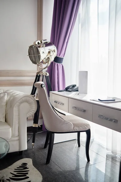Luxusní Hotel Obývací Pokoj Interiér Elegantní Pohovkou Křeslo Stůl Kopie — Stock fotografie