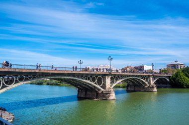 Nehir Guadalquivir Sevilla üzerinde Triana köprüsü, Endülüs, İspanya