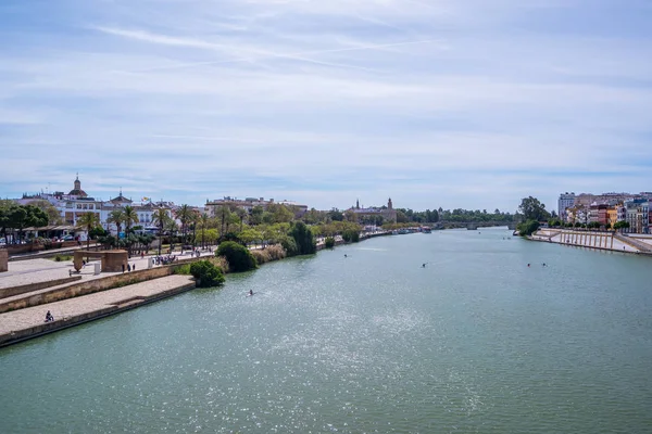 Sevilla Guadalquivir nehri görünümü, İspanya — Stok fotoğraf