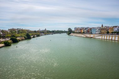 Sevilla Guadalquivir nehri görünümü, İspanya