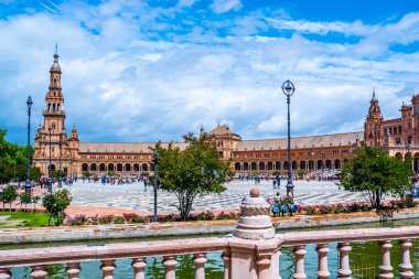 Sevilla İspanya 8 Mayıs 2019 Plaza de Espania, 1928'de Inşa edilen Sevilla'daki Park'ta yer alan bir Meydandır.