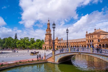 Sevilla İspanya 8 Mayıs 2019 Plaza de Espania, 1928'de Inşa edilen Sevilla'daki Park'ta yer alan bir Meydandır.