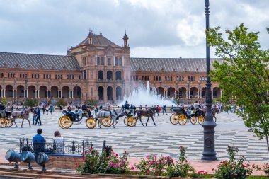Sevilla İspanya 8 Mayıs 2019 Plaza de Espania, 1928'de Inşa edilen Sevilla'daki Park'ta yer alan bir Meydandır.