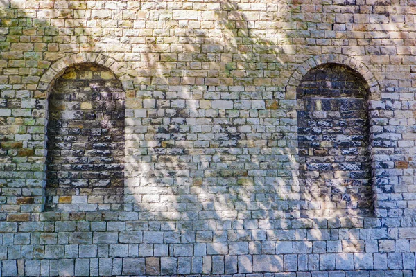 Historisk Två Våningar Tegelbyggnad Med Blockerade Välvda Fönster Kendal — Stockfoto