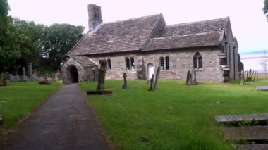 St. Peters Kilisesi 4K Video, Heysham Village, Heysham, Morcambe Bay, Lancashire, İngiltere