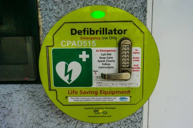 Kendal dilinde iki dilli defibrilatör