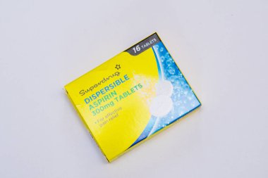 Superdrug Yellow ve Blue Soluble Aspirin Kutusu