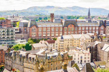 Edinburgh İskoçya 6 Ağustos 2020 Edinburgh Şatosu 'ndan eski kasabaya uzanan manzara