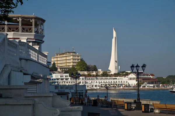 Sebastopol Crimea Agosto 2018 Embankment Bayoneta Monumento Vela Imágenes de stock libres de derechos