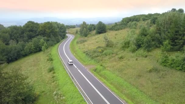 Hermosa Toma Aérea Verdes Colinas Valles Naturaleza Las Montañas Bieszczady — Vídeos de Stock