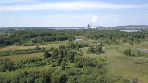 Luftaufnahme Von Wunderschöner Natur Und Kraftwerk Horizont — Stockvideo