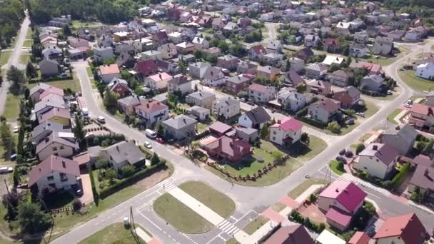 Suburbios Vistos Desde Arriba Imágenes Aéreas Una Pequeña Ciudad Europa — Vídeo de stock