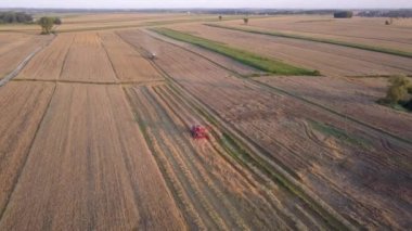 Kırsal manzara sıcak gün batımı ışık. Yukarıda da görüleceği alanları.