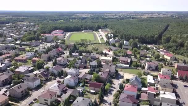 Buitenwijken Van Bovenaf Gezien Luchtfoto Beeldmateriaal Van Stadje Europa — Stockvideo