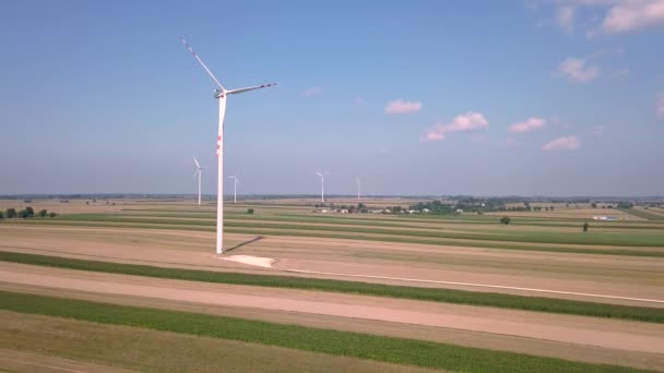 从上面看到的风车 欧洲风车的空中镜头 — 图库视频影像