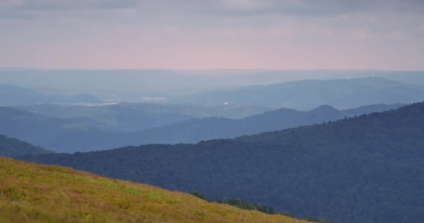 Зелёные Холмы Красивые Горы Весеннем Свете — стоковое видео