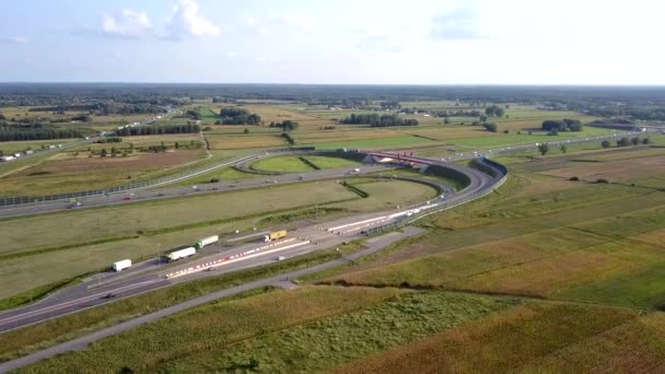Avrupa Speedway Yukarıdan Görüldü Otobanın Drone Çekimi — Stok video